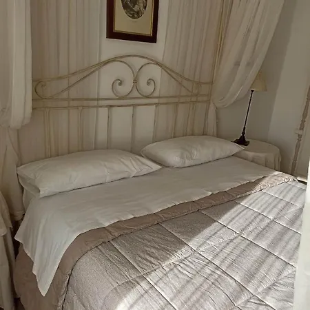 La Casina Bed and Breakfast